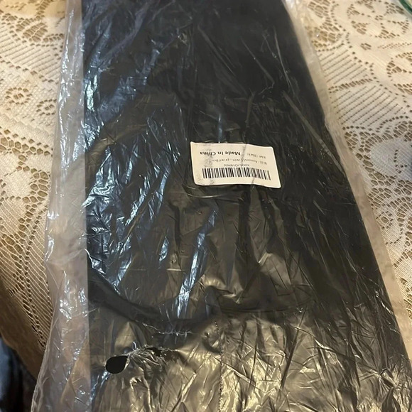 Tesla Armrest Cover - Picture 5 of 5